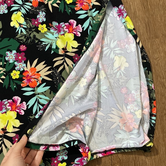 Terra & sky 4x 28w 39 w floral skirt with pockets elastic waistband - Picture 2 of 4